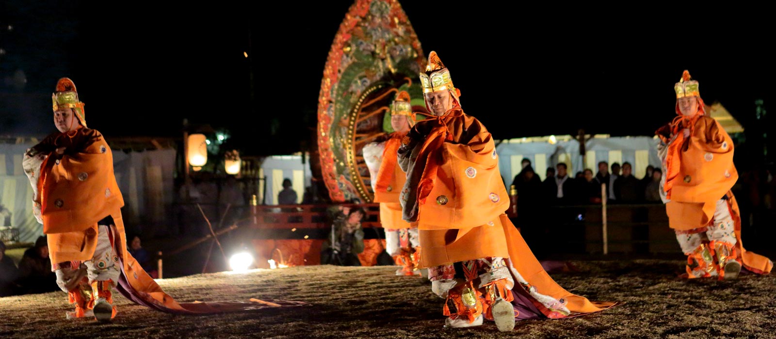 舞楽 萬歳楽(まんざいらく)：おん祭お旅所祭