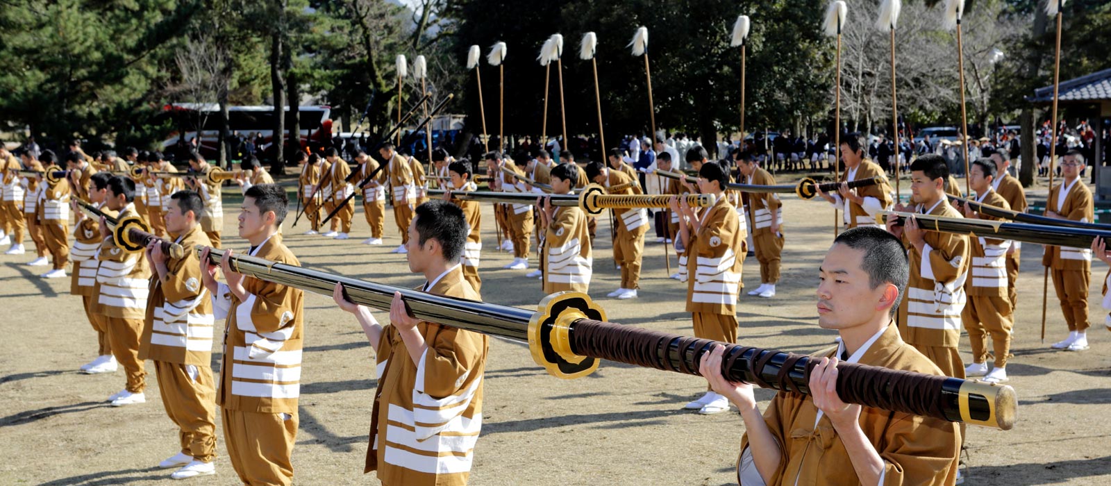 第十番 野太刀(のだち)他：おん祭お渡り式